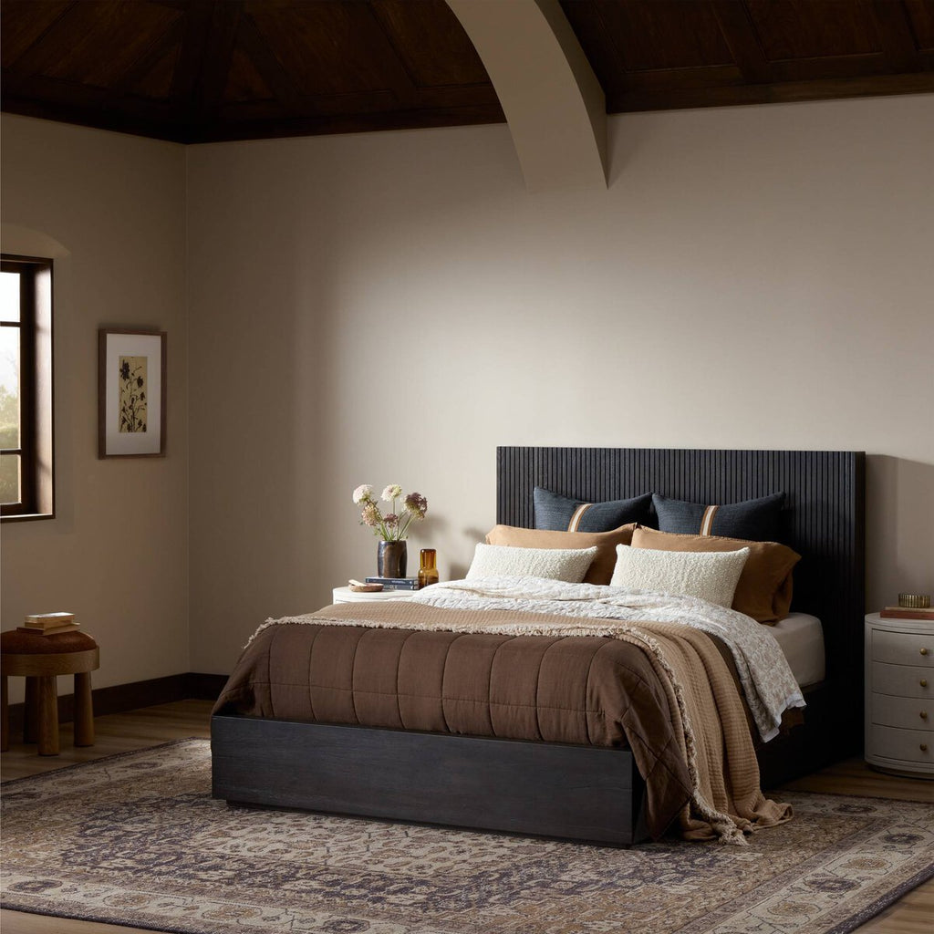 Leo Bed in Smoked Black